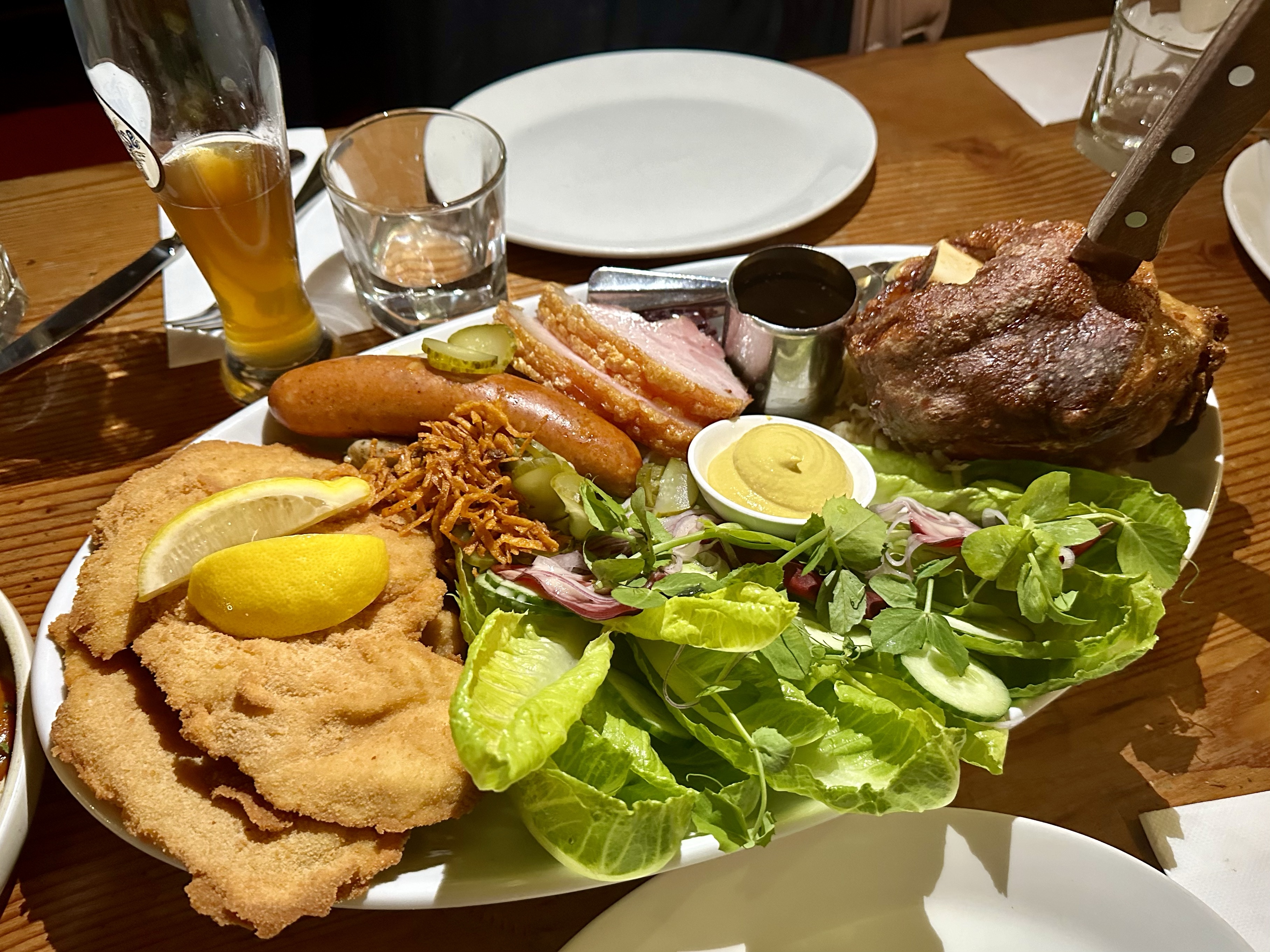 Hofbräuhaus Feast Platter